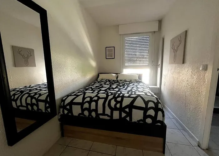 Appartement vue port plein centre 10mn de la plage